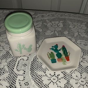 Cactus Set of tray and ceramic jar with lid.